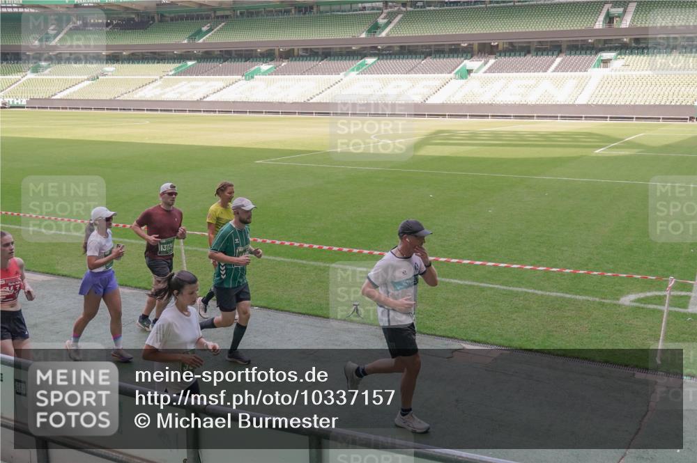 13.09.2026 - 21. swb-Marathon Bremen Michael Burmester http://msf.ph/oto/10337157 13.09.2026 13:13:39 Laufen im Stadion 118, 183, 270, 278, 349, 460, 514, 576, 600, 631, 695, 702, 768, 933, 950, 956, 1005, 1143, 1286, 1334, 1392, 1408, 1426, 1573, 1596, 1641, 1819, 1991, 2005, 2024, 2035, 2079, 2233, 2264, 2387, 2412, 2439, 2457, 2461, 2478, 2505, 2521, 2540, 2564, 2612, 2665, 2684, 2693, 2765, 2773, 2792, 2815, 2816, 2829, 2860, 2884, 2887, 2895, 2921, 2963, 2966, 2972, 2975, 3016, 3111, 3155, 3209, 3253, 3277, 3293, 3304, 3313, 3378, 3405, 3428, 3434, 3653, 3661 meine-sportfotos.de