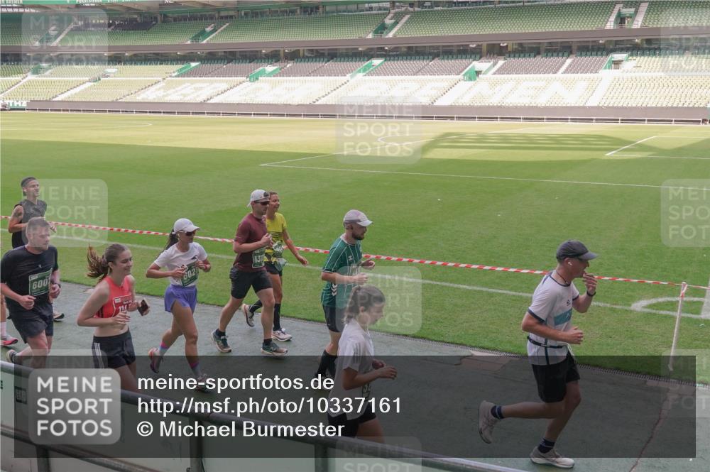 13.09.2026 - 21. swb-Marathon Bremen Michael Burmester http://msf.ph/oto/10337161 13.09.2026 13:13:39 Laufen im Stadion 118, 183, 270, 278, 349, 460, 514, 576, 600, 631, 695, 702, 768, 933, 950, 956, 1005, 1143, 1286, 1334, 1392, 1408, 1426, 1573, 1596, 1641, 1819, 1991, 2005, 2024, 2035, 2079, 2233, 2264, 2387, 2412, 2439, 2457, 2461, 2478, 2505, 2521, 2540, 2564, 2612, 2665, 2684, 2693, 2765, 2773, 2792, 2815, 2816, 2829, 2860, 2884, 2887, 2895, 2921, 2963, 2966, 2972, 2975, 3016, 3111, 3155, 3209, 3253, 3277, 3293, 3304, 3313, 3378, 3405, 3428, 3434, 3653, 3661 meine-sportfotos.de