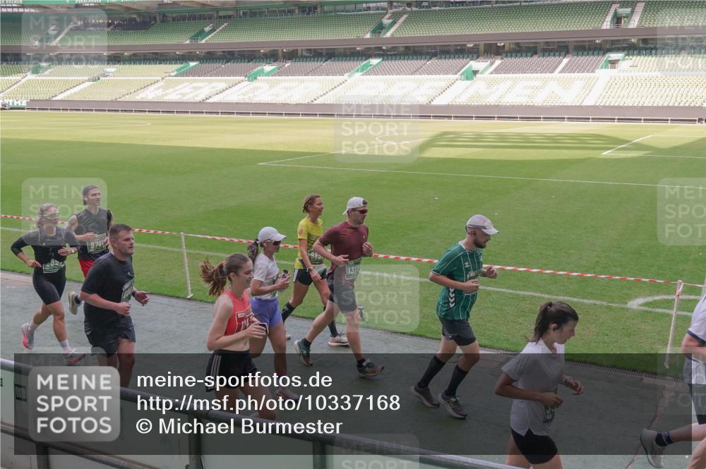 13.09.2026 - 21. swb-Marathon Bremen Michael Burmester http://msf.ph/oto/10337168 13.09.2026 13:13:40 Laufen im Stadion 118, 183, 270, 278, 349, 460, 514, 576, 600, 631, 695, 702, 768, 933, 950, 956, 1005, 1143, 1286, 1334, 1392, 1408, 1426, 1573, 1596, 1641, 1818, 1819, 1991, 2005, 2024, 2035, 2079, 2233, 2264, 2387, 2412, 2439, 2457, 2461, 2478, 2505, 2521, 2540, 2564, 2612, 2665, 2684, 2693, 2765, 2773, 2792, 2815, 2816, 2829, 2860, 2884, 2887, 2895, 2921, 2963, 2966, 2972, 2975, 3016, 3111, 3155, 3209, 3253, 3277, 3293, 3304, 3313, 3378, 3405, 3428, 3434, 3653, 3661 meine-sportfotos.de
