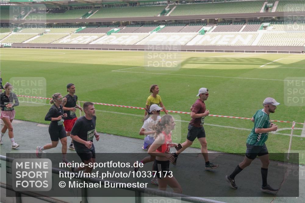 13.09.2026 - 21. swb-Marathon Bremen Michael Burmester http://msf.ph/oto/10337173 13.09.2026 13:13:40 Laufen im Stadion 118, 183, 270, 278, 349, 460, 514, 576, 600, 631, 695, 702, 768, 933, 950, 956, 1005, 1143, 1286, 1334, 1392, 1408, 1426, 1573, 1596, 1641, 1818, 1819, 1991, 2005, 2024, 2035, 2079, 2233, 2264, 2387, 2412, 2439, 2457, 2461, 2478, 2505, 2521, 2540, 2564, 2612, 2665, 2684, 2693, 2765, 2773, 2792, 2815, 2816, 2829, 2860, 2884, 2887, 2895, 2921, 2963, 2966, 2972, 2975, 3016, 3111, 3155, 3209, 3253, 3277, 3293, 3304, 3313, 3378, 3405, 3428, 3434, 3653, 3661 meine-sportfotos.de