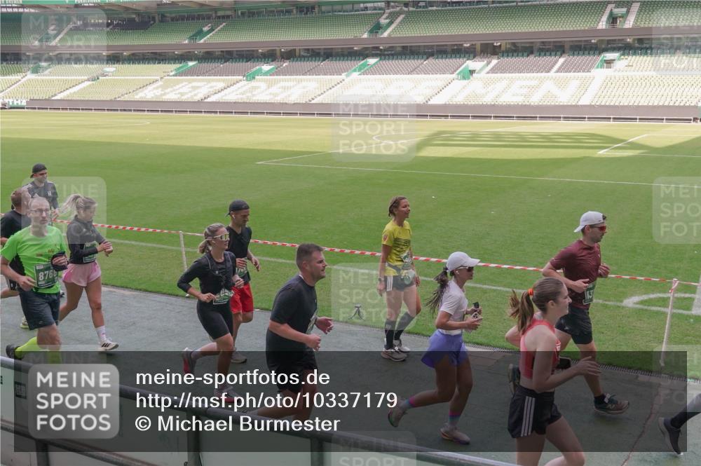 13.09.2026 - 21. swb-Marathon Bremen Michael Burmester http://msf.ph/oto/10337179 13.09.2026 13:13:41 Laufen im Stadion 118, 183, 270, 278, 349, 460, 514, 576, 600, 631, 695, 702, 768, 933, 950, 956, 1005, 1143, 1286, 1334, 1392, 1408, 1426, 1573, 1596, 1641, 1818, 1819, 1991, 2005, 2024, 2035, 2079, 2233, 2264, 2387, 2412, 2439, 2457, 2461, 2478, 2505, 2521, 2540, 2564, 2612, 2665, 2684, 2693, 2765, 2773, 2792, 2815, 2816, 2829, 2860, 2884, 2887, 2895, 2921, 2963, 2966, 2972, 2975, 3016, 3111, 3155, 3209, 3253, 3277, 3293, 3304, 3313, 3378, 3405, 3428, 3434, 3653, 3661 meine-sportfotos.de