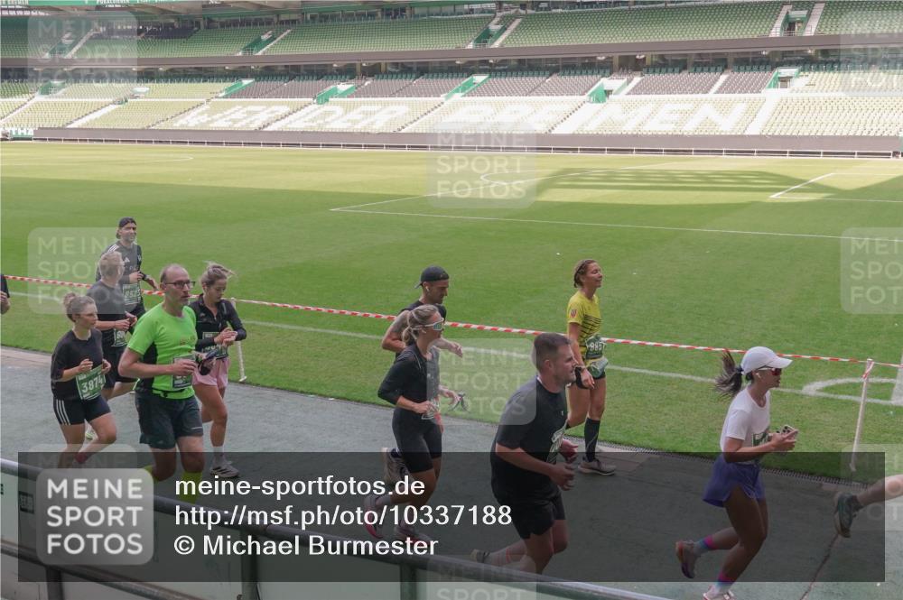 13.09.2026 - 21. swb-Marathon Bremen Michael Burmester http://msf.ph/oto/10337188 13.09.2026 13:13:41 Laufen im Stadion 118, 183, 270, 278, 349, 460, 514, 576, 600, 631, 695, 702, 768, 933, 950, 956, 1005, 1143, 1286, 1334, 1392, 1408, 1426, 1573, 1596, 1641, 1818, 1819, 1991, 2005, 2024, 2035, 2079, 2233, 2264, 2387, 2412, 2439, 2457, 2461, 2478, 2505, 2521, 2540, 2564, 2612, 2665, 2684, 2693, 2765, 2773, 2792, 2815, 2816, 2829, 2860, 2884, 2887, 2895, 2921, 2963, 2966, 2972, 2975, 3016, 3111, 3155, 3209, 3253, 3277, 3293, 3304, 3313, 3378, 3405, 3428, 3434, 3653, 3661 meine-sportfotos.de