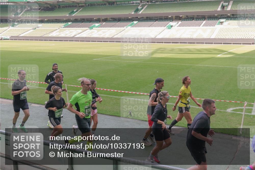 13.09.2026 - 21. swb-Marathon Bremen Michael Burmester http://msf.ph/oto/10337193 13.09.2026 13:13:41 Laufen im Stadion 118, 183, 270, 278, 349, 460, 514, 576, 600, 631, 695, 702, 768, 933, 950, 956, 1005, 1143, 1286, 1334, 1392, 1408, 1426, 1573, 1596, 1641, 1818, 1819, 1991, 2005, 2024, 2035, 2079, 2233, 2264, 2387, 2412, 2439, 2457, 2461, 2478, 2505, 2521, 2540, 2564, 2612, 2665, 2684, 2693, 2765, 2773, 2792, 2815, 2816, 2829, 2860, 2884, 2887, 2895, 2921, 2963, 2966, 2972, 2975, 3016, 3111, 3155, 3209, 3253, 3277, 3293, 3304, 3313, 3378, 3405, 3428, 3434, 3653, 3661 meine-sportfotos.de