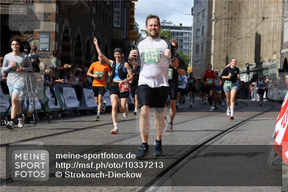 13.09.2026 - 21. swb-Marathon Bremen Strokosch-Dieckow http://msf.ph/oto/10337213 13.09.2026 13:25:57 Ziel 150, 191, 209, 1458, 1650, 1752, 2421, 2781, 3124, 3186, 3722, 3806, 4439, 4717, 4927, 5139, 5703, 5755, 5814, 8545, 8597, 8890, 9440, 9468, 9506, 1896, 2666, 3248, 3516, 4476, 4724, 5558, 5854, 5906, 6605, 6886, 8361, 8635, 9266, 9794 meine-sportfotos.de