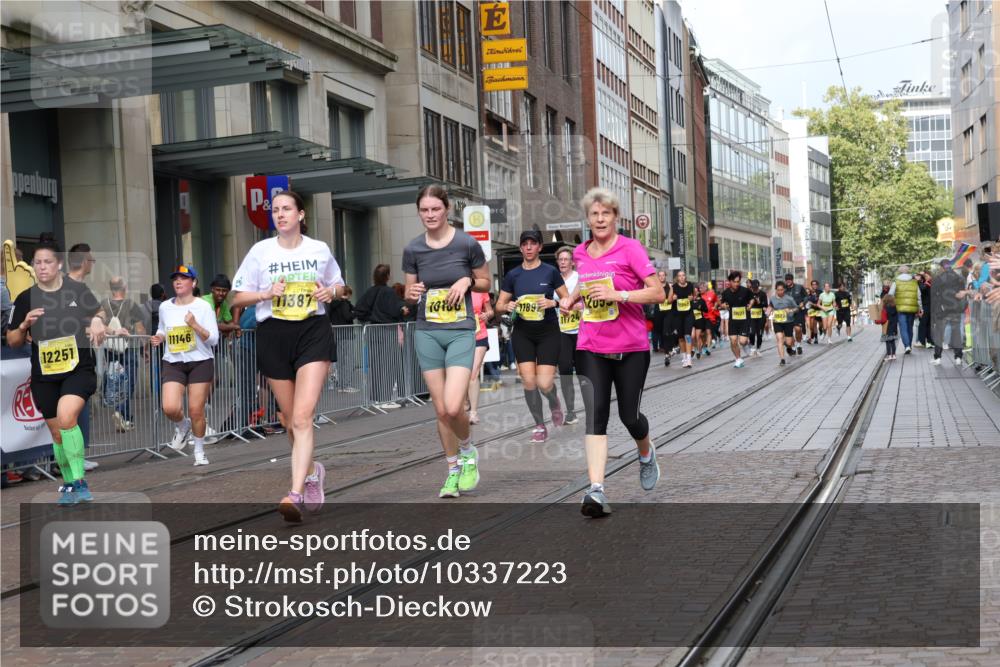 13.09.2026 - 21. swb-Marathon Bremen Strokosch-Dieckow http://msf.ph/oto/10337223 13.09.2026 11:05:20 Ziel 10168, 10186, 10238, 10259, 10260, 10305, 10432, 10457, 10864, 11024, 11146, 11314, 11387, 11394, 11520, 11521, 11571, 11572, 11724, 11791, 11892, 11947, 12055, 12156, 12251, 12273, 12330, 12362, 12378, 12501, 12523, 12773, 10370, 10411, 10465, 10576, 10697, 10717, 10718, 10800, 10802, 10850, 10975, 10995, 11102, 11105, 11157, 11218, 11281, 11326, 11334, 11584, 11616, 11722, 11900, 12002, 12011, 12064 meine-sportfotos.de