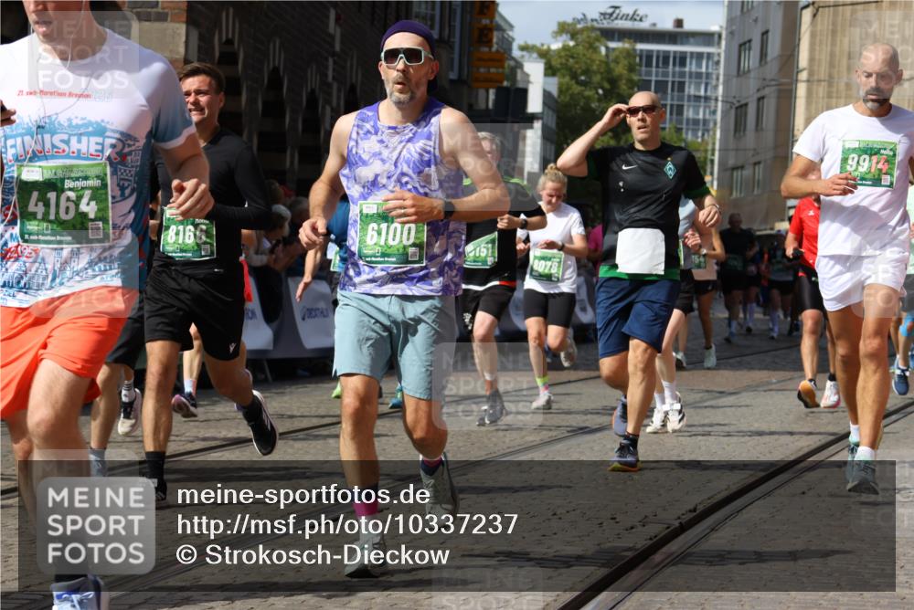 13.09.2026 - 21. swb-Marathon Bremen Strokosch-Dieckow http://msf.ph/oto/10337237 13.09.2026 13:31:42 Ziel 217, 922, 1600, 1627, 2244, 2602, 2707, 3152, 3343, 3392, 3396, 3579, 3762, 3859, 4258, 4477, 5375, 5504, 5673, 5720, 5765, 5979, 6147, 6619, 6968, 6971, 7001, 7296, 7812, 8035, 8097, 8239, 8339, 8342, 8726, 9147, 9155, 9337, 9822, 13066, 578, 846, 3115, 3205, 3239, 3244, 3278, 3989, 4030, 4998, 5158, 5325, 5363, 5899, 6213, 6354, 7242, 7260, 7790, 7964, 8048, 8078, 8166, 8247, 8970, 9016, 9033, 9188, 9785, 9914, 13151 meine-sportfotos.de