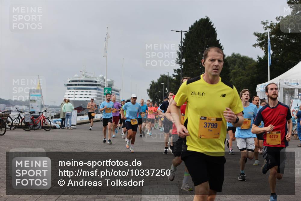 13.09.2026 - Kiel Lauf Andreas Tolksdorf http://msf.ph/oto/10337250 13.09.2026 09:54:21 Kiellinie 1668, 38, 3981, 3799, 39, 4470 meine-sportfotos.de