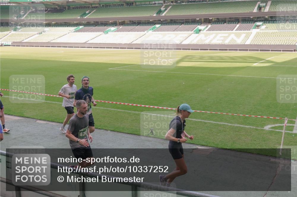 13.09.2026 - 21. swb-Marathon Bremen Michael Burmester http://msf.ph/oto/10337252 13.09.2026 13:13:49 Laufen im Stadion 118, 183, 270, 278, 349, 460, 514, 576, 600, 631, 695, 702, 768, 933, 950, 956, 1005, 1008, 1143, 1286, 1334, 1392, 1408, 1426, 1573, 1596, 1641, 1818, 1819, 1991, 2005, 2024, 2035, 2079, 2233, 2264, 2314, 2387, 2412, 2439, 2457, 2461, 2478, 2505, 2521, 2540, 2564, 2612, 2665, 2684, 2693, 2765, 2773, 2792, 2815, 2816, 2829, 2838, 2860, 2884, 2887, 2895, 2921, 2963, 2966, 2972, 2975, 2978, 3016, 3111, 3155, 3209, 3253, 3277, 3293, 3304, 3313, 3378, 3405, 3428, 3434, 3653, 3661 meine-sportfotos.de