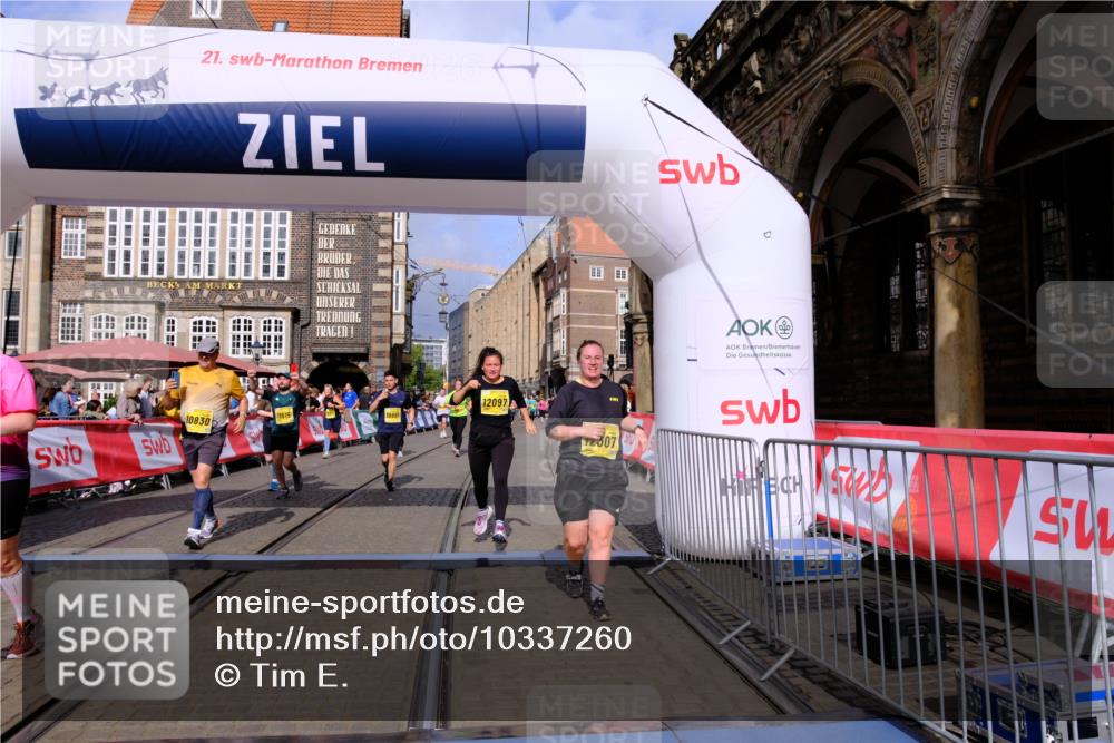 13.09.2026 - 21. swb-Marathon Bremen Tim E. http://msf.ph/oto/10337260 13.09.2026 11:08:01 Ziel 10279, 10280, 10363, 10364, 10501, 10505, 10580, 10595, 10661, 10674, 10830, 10871, 10907, 10935, 10937, 11037, 11223, 11515, 11643, 11899, 11924, 11934, 12024, 12097, 12167, 12168, 12194, 12277, 12307, 12419, 12509, 12511, 12512 meine-sportfotos.de