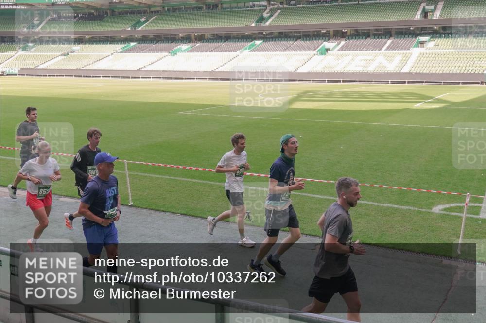 13.09.2026 - 21. swb-Marathon Bremen Michael Burmester http://msf.ph/oto/10337262 13.09.2026 13:13:50 Laufen im Stadion 118, 183, 270, 278, 349, 460, 514, 576, 600, 631, 695, 702, 768, 933, 950, 956, 1005, 1008, 1143, 1286, 1334, 1392, 1408, 1426, 1573, 1596, 1641, 1818, 1819, 1991, 2005, 2024, 2035, 2079, 2233, 2264, 2314, 2387, 2412, 2439, 2457, 2461, 2478, 2505, 2521, 2540, 2564, 2612, 2665, 2684, 2693, 2765, 2773, 2792, 2815, 2816, 2829, 2838, 2860, 2884, 2887, 2895, 2921, 2963, 2966, 2972, 2975, 2978, 3016, 3111, 3155, 3209, 3253, 3277, 3293, 3304, 3313, 3378, 3405, 3428, 3434, 3653, 3661 meine-sportfotos.de