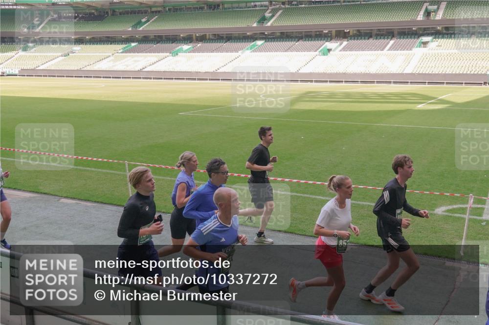 13.09.2026 - 21. swb-Marathon Bremen Michael Burmester http://msf.ph/oto/10337272 13.09.2026 13:13:51 Laufen im Stadion 118, 183, 270, 278, 349, 460, 514, 576, 600, 631, 695, 702, 768, 933, 950, 956, 1005, 1008, 1143, 1286, 1334, 1392, 1408, 1426, 1573, 1596, 1641, 1818, 1819, 1991, 2005, 2024, 2035, 2079, 2233, 2264, 2314, 2387, 2412, 2439, 2457, 2461, 2478, 2505, 2521, 2540, 2564, 2612, 2665, 2684, 2693, 2765, 2773, 2792, 2815, 2816, 2829, 2838, 2860, 2884, 2887, 2895, 2921, 2963, 2966, 2972, 2975, 2978, 3016, 3111, 3209, 3253, 3277, 3293, 3304, 3313, 3378, 3405, 3428, 3434, 3653, 3661 meine-sportfotos.de