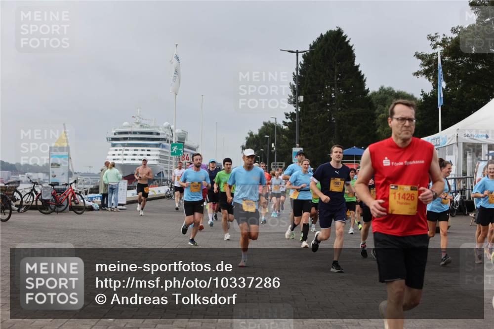 13.09.2026 - Kiel Lauf Andreas Tolksdorf http://msf.ph/oto/10337286 13.09.2026 09:54:22 Kiellinie 40, 5429, 1668, 1981, 11426 meine-sportfotos.de