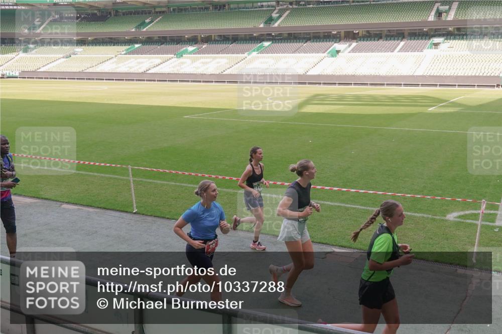 13.09.2026 - 21. swb-Marathon Bremen Michael Burmester http://msf.ph/oto/10337288 13.09.2026 13:13:54 Laufen im Stadion 183, 270, 278, 349, 460, 514, 576, 600, 631, 695, 702, 768, 933, 950, 956, 1005, 1008, 1143, 1286, 1334, 1392, 1408, 1426, 1573, 1596, 1641, 1818, 1819, 1991, 2005, 2024, 2035, 2079, 2233, 2264, 2314, 2387, 2412, 2439, 2457, 2461, 2478, 2505, 2521, 2540, 2564, 2612, 2665, 2684, 2693, 2765, 2773, 2792, 2815, 2816, 2829, 2838, 2860, 2884, 2887, 2895, 2921, 2963, 2966, 2972, 2975, 2978, 3016, 3111, 3209, 3253, 3277, 3293, 3304, 3313, 3378, 3405, 3428, 3434, 3653, 3661, 4080 meine-sportfotos.de