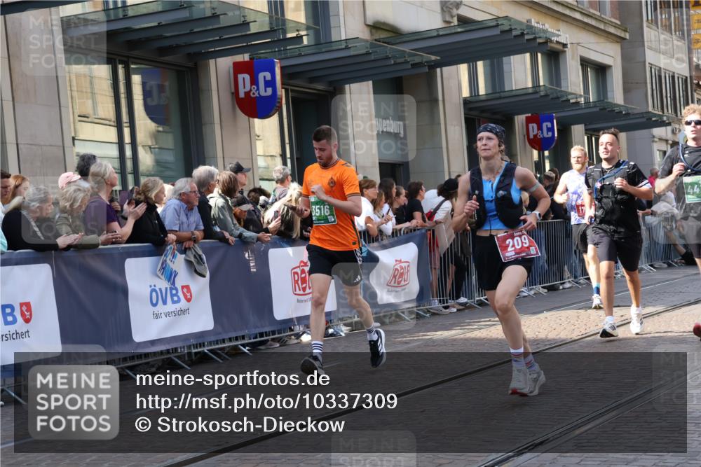 13.09.2026 - 21. swb-Marathon Bremen Strokosch-Dieckow http://msf.ph/oto/10337309 13.09.2026 13:25:44 Ziel 1163, 1647, 1896, 2033, 2062, 2666, 2708, 2987, 3248, 3516, 4067, 4476, 4723, 4724, 5013, 5558, 5622, 5701, 5854, 5906, 6135, 6605, 6886, 7638, 7780, 8271, 8361, 8592, 8635, 9266, 9794, 150, 191, 209, 1458, 1650, 1752, 2421, 2781, 3124, 3186, 3722, 3806, 4161, 4411, 4439, 4717, 4842, 4927, 5139, 5703, 5755, 5814, 6380, 7252, 8545, 8597, 8695, 8890, 9440, 9468, 9506 meine-sportfotos.de