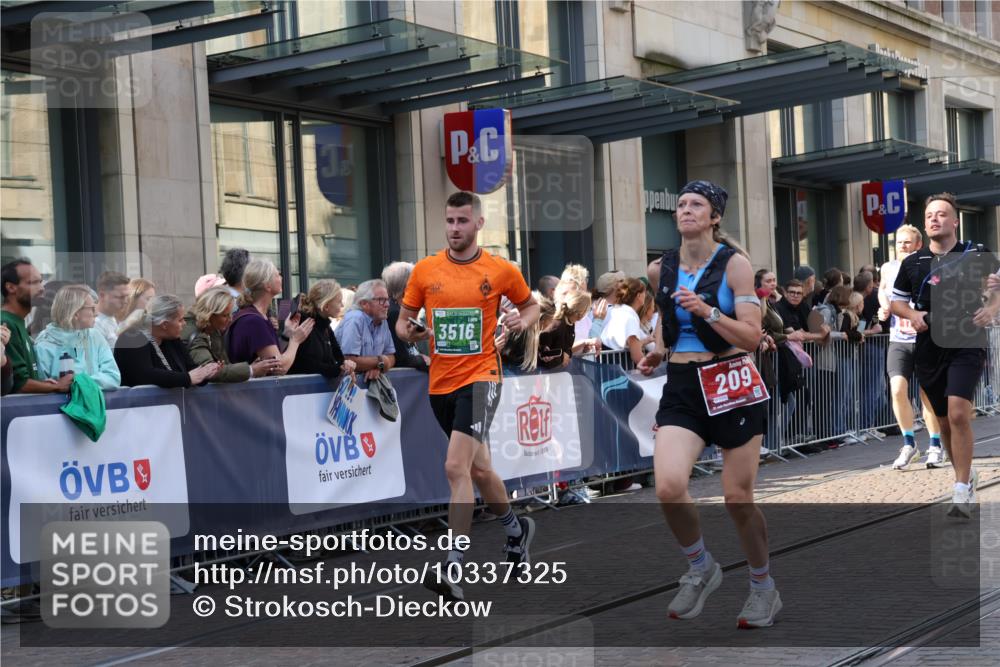 13.09.2026 - 21. swb-Marathon Bremen Strokosch-Dieckow http://msf.ph/oto/10337325 13.09.2026 13:25:44 Ziel 1163, 1647, 1896, 2033, 2062, 2666, 2708, 2987, 3248, 3516, 4067, 4476, 4723, 4724, 5013, 5558, 5622, 5701, 5854, 5906, 6135, 6605, 6886, 7638, 7780, 8271, 8361, 8592, 8635, 9266, 9794, 150, 191, 209, 1458, 1650, 1752, 2421, 2781, 3124, 3186, 3722, 3806, 4161, 4411, 4439, 4717, 4842, 4927, 5139, 5703, 5755, 5814, 6380, 7252, 8545, 8597, 8695, 8890, 9440, 9468, 9506 meine-sportfotos.de