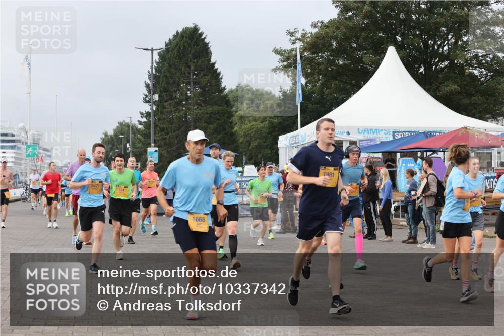 13.09.2026 - Kiel Lauf Andreas Tolksdorf http://msf.ph/oto/10337342 13.09.2026 09:54:24 Kiellinie 5429, 524, 1668, 1981, 1751 meine-sportfotos.de