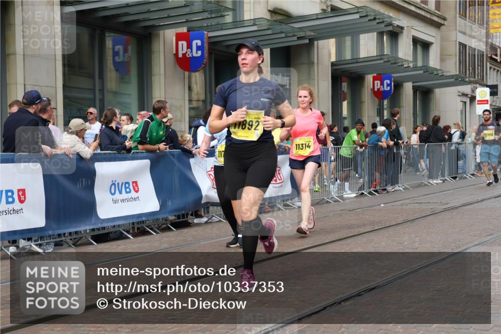 13.09.2026 - 21. swb-Marathon Bremen Strokosch-Dieckow http://msf.ph/oto/10337353 13.09.2026 11:05:24 Ziel 10018, 10168, 10186, 10238, 10259, 10260, 10305, 10432, 10457, 10864, 11024, 11314, 11387, 11520, 11521, 11571, 11572, 11724, 11791, 11892, 11947, 12055, 12156, 12273, 12330, 12362, 12378, 12501, 12523, 12528, 12773, 10186, 10370, 10411, 10432, 10576, 10697, 10717, 10718, 10800, 10802, 10995, 11102, 11105, 11146, 11157, 11218, 11281, 11326, 11334, 11394, 11571, 11572, 11584, 11616, 11722, 11900, 12011, 12055, 12064, 12251 meine-sportfotos.de