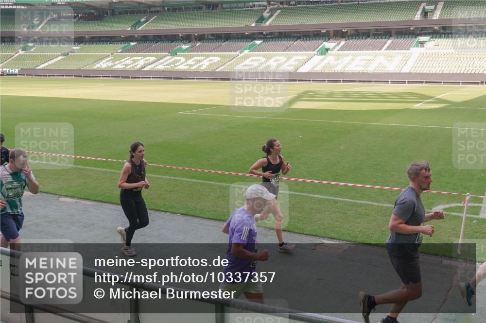 13.09.2026 - 21. swb-Marathon Bremen Michael Burmester http://msf.ph/oto/10337357 13.09.2026 13:14:02 Laufen im Stadion 183, 270, 278, 349, 460, 576, 600, 631, 695, 702, 768, 933, 950, 956, 1005, 1008, 1143, 1392, 1408, 1426, 1573, 1596, 1641, 1818, 1819, 1991, 2005, 2024, 2035, 2079, 2233, 2264, 2314, 2387, 2412, 2439, 2457, 2461, 2478, 2494, 2521, 2540, 2564, 2612, 2665, 2684, 2693, 2765, 2773, 2792, 2816, 2829, 2838, 2860, 2865, 2884, 2887, 2895, 2921, 2972, 2975, 2978, 3016, 3111, 3209, 3253, 3277, 3293, 3304, 3313, 3378, 3405, 3428, 3434, 3653, 3661, 3680, 4034, 4080, 4511 meine-sportfotos.de
