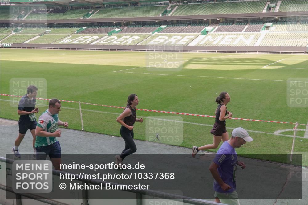 13.09.2026 - 21. swb-Marathon Bremen Michael Burmester http://msf.ph/oto/10337368 13.09.2026 13:14:03 Laufen im Stadion 183, 270, 278, 349, 460, 576, 600, 631, 695, 702, 768, 933, 950, 956, 1005, 1008, 1143, 1392, 1408, 1426, 1573, 1596, 1641, 1818, 1819, 1991, 2005, 2024, 2035, 2079, 2233, 2264, 2314, 2387, 2412, 2439, 2457, 2461, 2478, 2494, 2521, 2540, 2564, 2612, 2665, 2684, 2693, 2765, 2773, 2792, 2816, 2829, 2838, 2860, 2865, 2884, 2887, 2921, 2972, 2975, 2978, 3016, 3111, 3209, 3253, 3277, 3293, 3304, 3313, 3378, 3405, 3428, 3434, 3653, 3661, 3680, 4034, 4080, 4511 meine-sportfotos.de