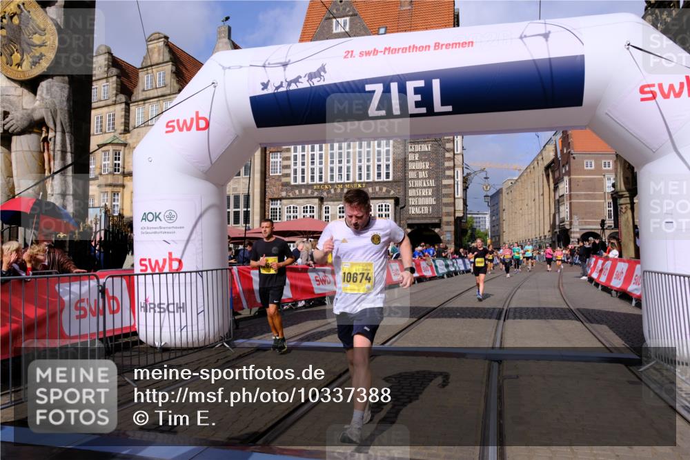 13.09.2026 - 21. swb-Marathon Bremen Tim E. http://msf.ph/oto/10337388 13.09.2026 11:08:08 Ziel 10139, 10595, 10660, 10661, 10674, 10830, 10871, 10937, 11037, 11515, 11643, 12024, 12031, 12066, 12097, 12194, 12307, 12509, 12511, 12512 meine-sportfotos.de