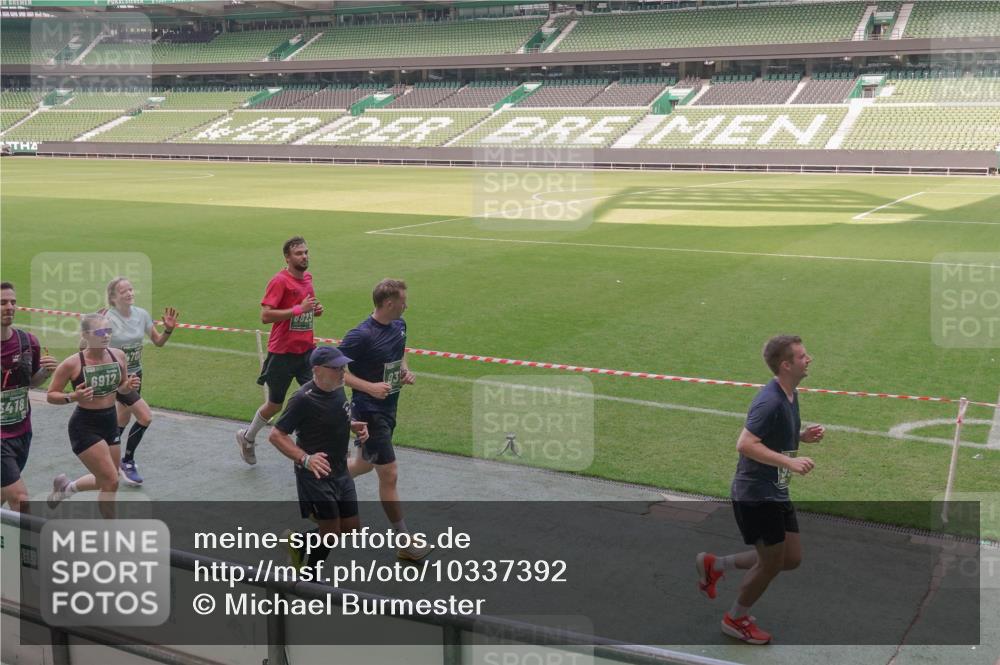 13.09.2026 - 21. swb-Marathon Bremen Michael Burmester http://msf.ph/oto/10337392 13.09.2026 13:14:05 Laufen im Stadion 183, 270, 278, 349, 414, 460, 576, 600, 631, 695, 702, 768, 933, 950, 956, 1005, 1008, 1143, 1392, 1408, 1426, 1573, 1596, 1641, 1818, 1819, 1991, 2005, 2024, 2035, 2079, 2233, 2264, 2314, 2387, 2412, 2439, 2457, 2461, 2478, 2494, 2521, 2540, 2564, 2612, 2665, 2684, 2693, 2737, 2773, 2792, 2816, 2829, 2838, 2860, 2861, 2865, 2884, 2887, 2921, 2972, 2975, 2978, 3016, 3111, 3209, 3253, 3277, 3293, 3304, 3313, 3378, 3405, 3428, 3434, 3653, 3661, 3680, 4034, 4080, 4511 meine-sportfotos.de