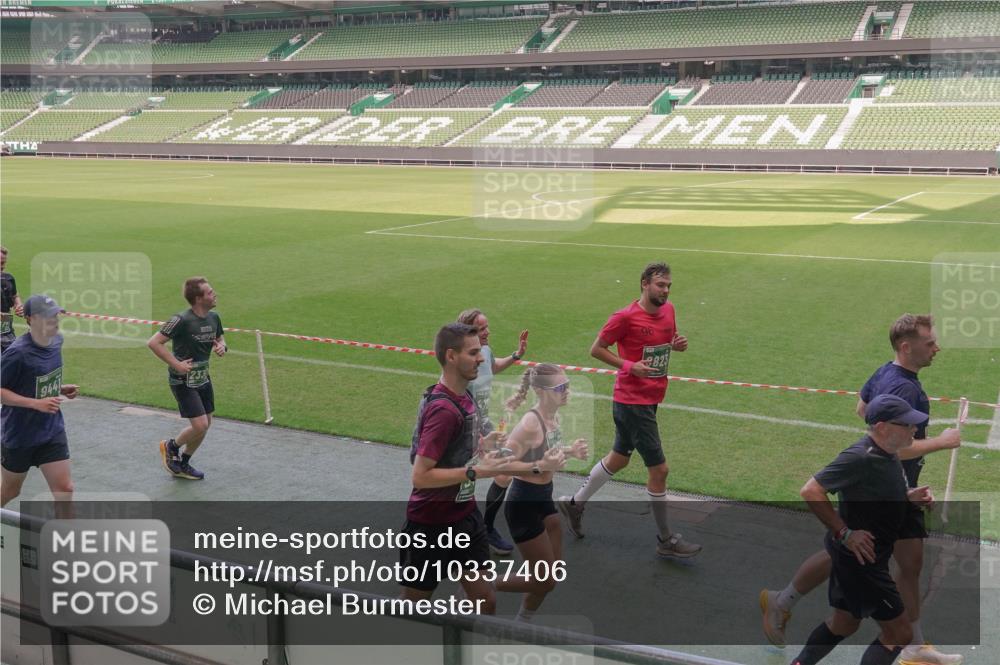 13.09.2026 - 21. swb-Marathon Bremen Michael Burmester http://msf.ph/oto/10337406 13.09.2026 13:14:07 Laufen im Stadion 183, 270, 278, 300, 349, 414, 460, 576, 600, 631, 695, 702, 768, 933, 950, 956, 1005, 1008, 1143, 1392, 1408, 1426, 1573, 1596, 1641, 1818, 1819, 1991, 2024, 2035, 2079, 2233, 2264, 2314, 2387, 2412, 2439, 2457, 2461, 2478, 2494, 2521, 2540, 2564, 2612, 2665, 2684, 2690, 2691, 2693, 2737, 2773, 2792, 2816, 2829, 2838, 2860, 2861, 2865, 2884, 2887, 2921, 2972, 2975, 2978, 3016, 3111, 3209, 3253, 3277, 3293, 3304, 3313, 3378, 3405, 3428, 3434, 3653, 3661, 3680, 4034, 4080, 4511 meine-sportfotos.de