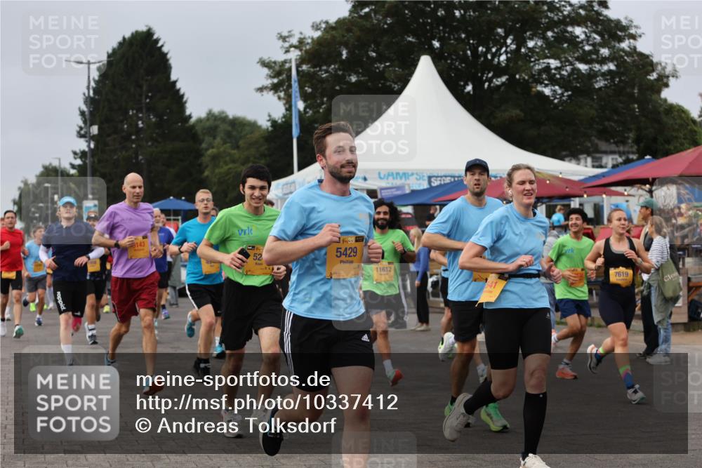 13.09.2026 - Kiel Lauf Andreas Tolksdorf http://msf.ph/oto/10337412 13.09.2026 09:54:26 Kiellinie 143, 52, 38, 5429, 11612, 7619 meine-sportfotos.de