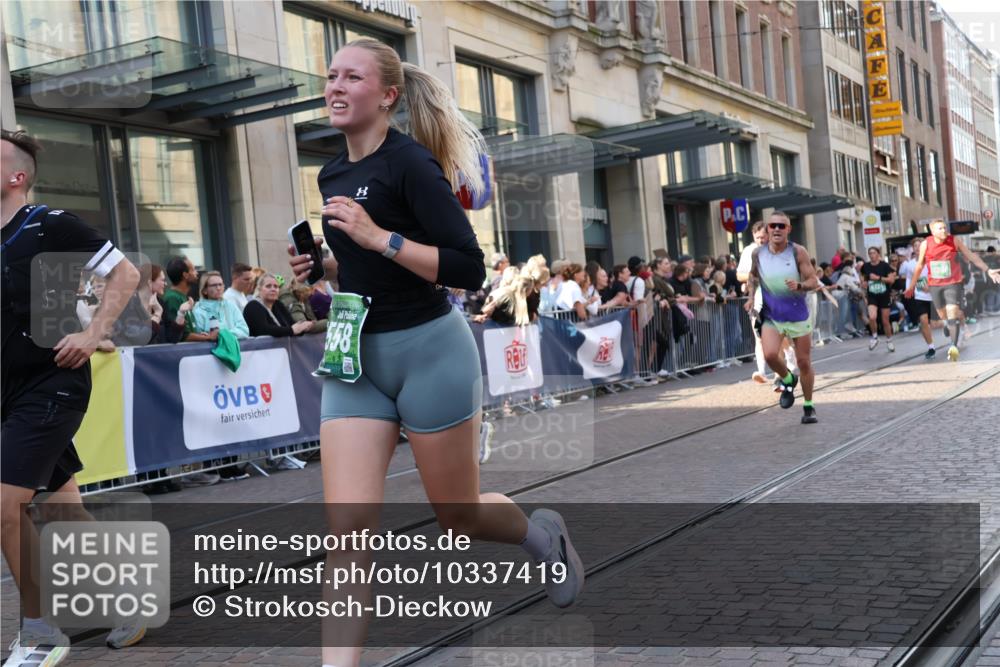 13.09.2026 - 21. swb-Marathon Bremen Strokosch-Dieckow http://msf.ph/oto/10337419 13.09.2026 13:25:47 Ziel 1163, 1647, 1896, 2062, 2666, 2708, 2987, 3248, 3516, 4067, 4476, 4723, 4724, 5558, 5701, 5854, 5906, 5934, 6135, 6605, 6886, 7638, 7780, 8271, 8361, 8592, 8635, 9266, 9794, 150, 191, 209, 1458, 1650, 1752, 2033, 2421, 2781, 2987, 3124, 3186, 3722, 3806, 4161, 4411, 4439, 4717, 4842, 4927, 5013, 5139, 5622, 5703, 5755, 5814, 8545, 8597, 8890, 9440, 9468, 9506 meine-sportfotos.de