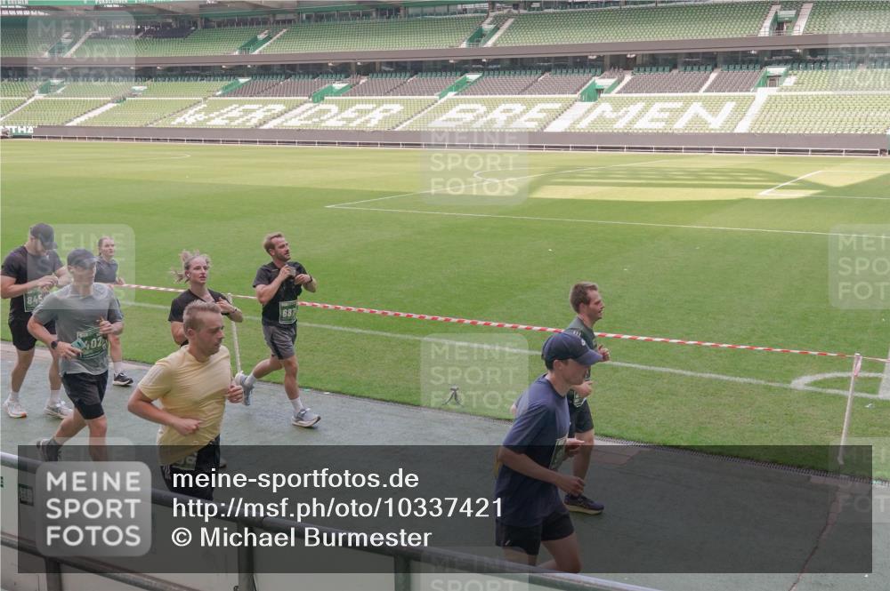 13.09.2026 - 21. swb-Marathon Bremen Michael Burmester http://msf.ph/oto/10337421 13.09.2026 13:14:08 Laufen im Stadion 183, 270, 278, 300, 349, 414, 460, 576, 600, 631, 695, 702, 768, 933, 950, 956, 1005, 1008, 1143, 1392, 1408, 1426, 1573, 1596, 1641, 1818, 1819, 1991, 2024, 2035, 2079, 2233, 2264, 2314, 2387, 2412, 2439, 2457, 2461, 2478, 2494, 2521, 2540, 2564, 2612, 2665, 2684, 2690, 2691, 2693, 2737, 2773, 2792, 2816, 2829, 2838, 2860, 2861, 2865, 2884, 2887, 2921, 2972, 2975, 2978, 3016, 3111, 3209, 3253, 3277, 3293, 3304, 3313, 3378, 3405, 3428, 3434, 3653, 3661, 3680, 4034, 4080, 4511 meine-sportfotos.de