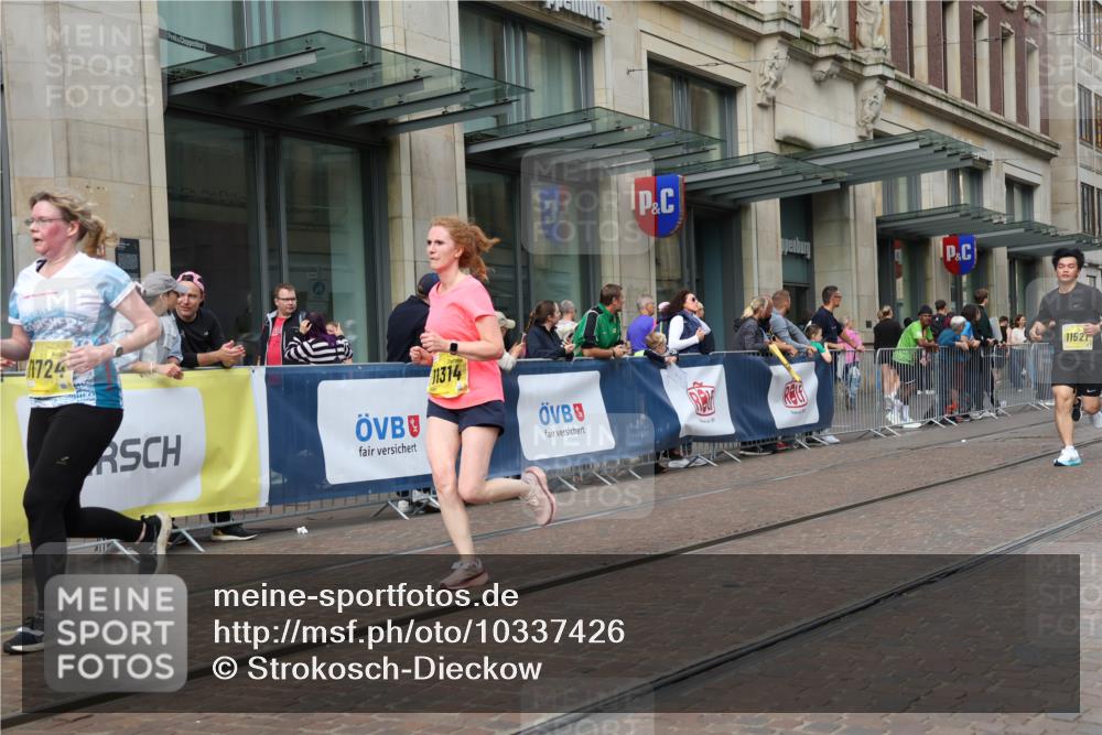 13.09.2026 - 21. swb-Marathon Bremen Strokosch-Dieckow http://msf.ph/oto/10337426 13.09.2026 11:05:26 Ziel 10018, 10168, 10238, 10259, 10260, 10305, 10382, 10457, 10864, 11024, 11164, 11477, 11520, 11724, 11791, 11892, 11947, 12156, 12273, 12330, 12362, 12378, 12501, 12523, 12528, 12773, 10186, 10370, 10411, 10432, 10576, 10697, 10717, 10718, 10800, 10802, 10995, 11102, 11105, 11146, 11157, 11218, 11281, 11314, 11326, 11334, 11387, 11394, 11521, 11571, 11572, 11584, 11616, 11722, 11900, 12011, 12055, 12251 meine-sportfotos.de