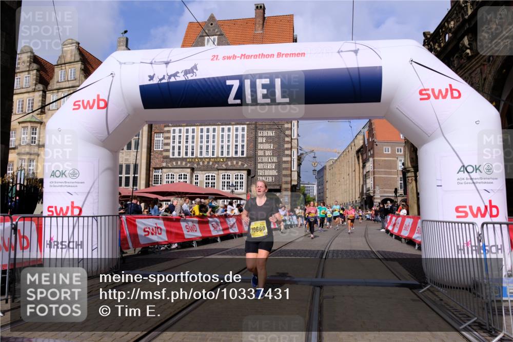 13.09.2026 - 21. swb-Marathon Bremen Tim E. http://msf.ph/oto/10337431 13.09.2026 11:08:12 Ziel 10139, 10660, 10661, 10674, 10830, 10871, 10937, 11037, 11044, 11378, 11404, 11515, 11833, 11958, 12024, 12031, 12066, 12097, 12307, 12511, 12512 meine-sportfotos.de