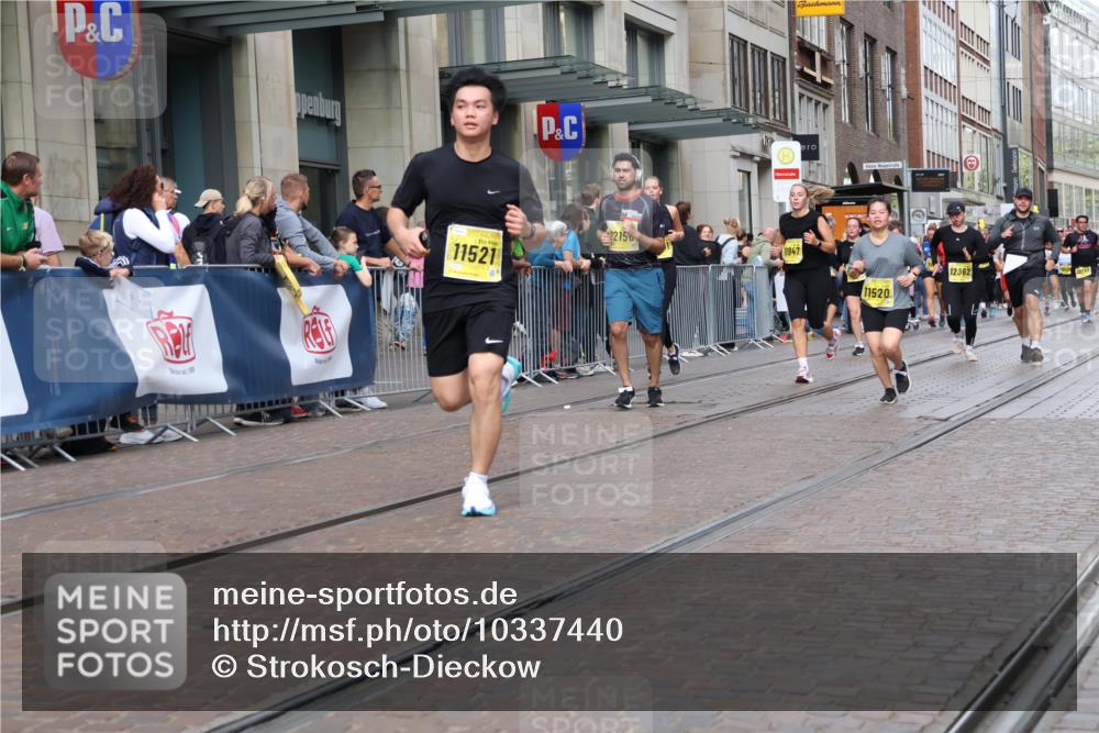 13.09.2026 - 21. swb-Marathon Bremen Strokosch-Dieckow http://msf.ph/oto/10337440 13.09.2026 11:05:27 Ziel 10018, 10168, 10238, 10259, 10260, 10305, 10382, 10457, 10619, 10864, 11024, 11132, 11164, 11477, 11520, 11724, 11791, 11892, 11947, 12156, 12186, 12273, 12330, 12362, 12378, 12501, 12523, 12528, 12773, 10186, 10370, 10411, 10432, 10576, 10697, 10717, 10718, 10800, 10802, 10995, 11102, 11105, 11146, 11157, 11218, 11281, 11314, 11326, 11334, 11387, 11394, 11521, 11571, 11572, 11584, 11616, 11722, 11900, 12011, 12055, 12251, 12330 meine-sportfotos.de