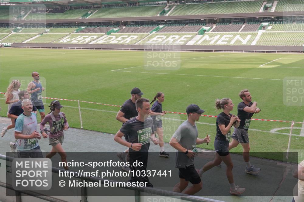 13.09.2026 - 21. swb-Marathon Bremen Michael Burmester http://msf.ph/oto/10337441 13.09.2026 13:14:09 Laufen im Stadion 183, 270, 278, 300, 349, 414, 460, 576, 600, 631, 695, 702, 768, 933, 950, 956, 1005, 1008, 1143, 1392, 1408, 1426, 1573, 1596, 1641, 1818, 1819, 1991, 2024, 2035, 2079, 2233, 2264, 2314, 2387, 2412, 2439, 2457, 2461, 2478, 2494, 2521, 2540, 2564, 2612, 2665, 2684, 2690, 2691, 2693, 2737, 2773, 2792, 2816, 2829, 2838, 2860, 2861, 2865, 2884, 2887, 2921, 2972, 2978, 3016, 3111, 3209, 3253, 3277, 3293, 3304, 3313, 3378, 3405, 3428, 3653, 3661, 3680, 4034, 4080, 4511 meine-sportfotos.de