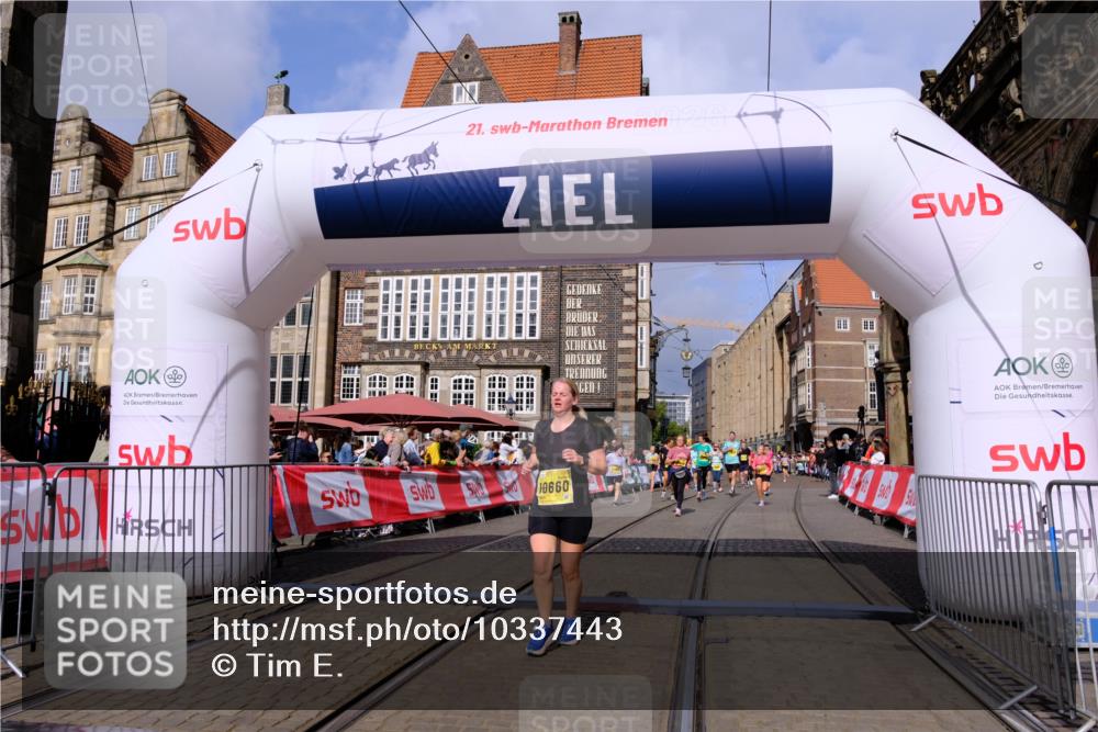 13.09.2026 - 21. swb-Marathon Bremen Tim E. http://msf.ph/oto/10337443 13.09.2026 11:08:12 Ziel 10139, 10660, 10661, 10674, 10830, 10871, 10937, 11037, 11044, 11378, 11404, 11515, 11833, 11958, 12024, 12031, 12066, 12097, 12307, 12511, 12512 meine-sportfotos.de