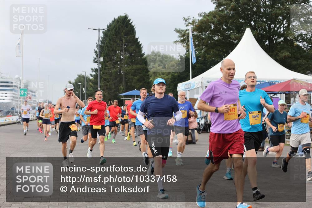 13.09.2026 - Kiel Lauf Andreas Tolksdorf http://msf.ph/oto/10337458 13.09.2026 09:54:27 Kiellinie 4540 meine-sportfotos.de