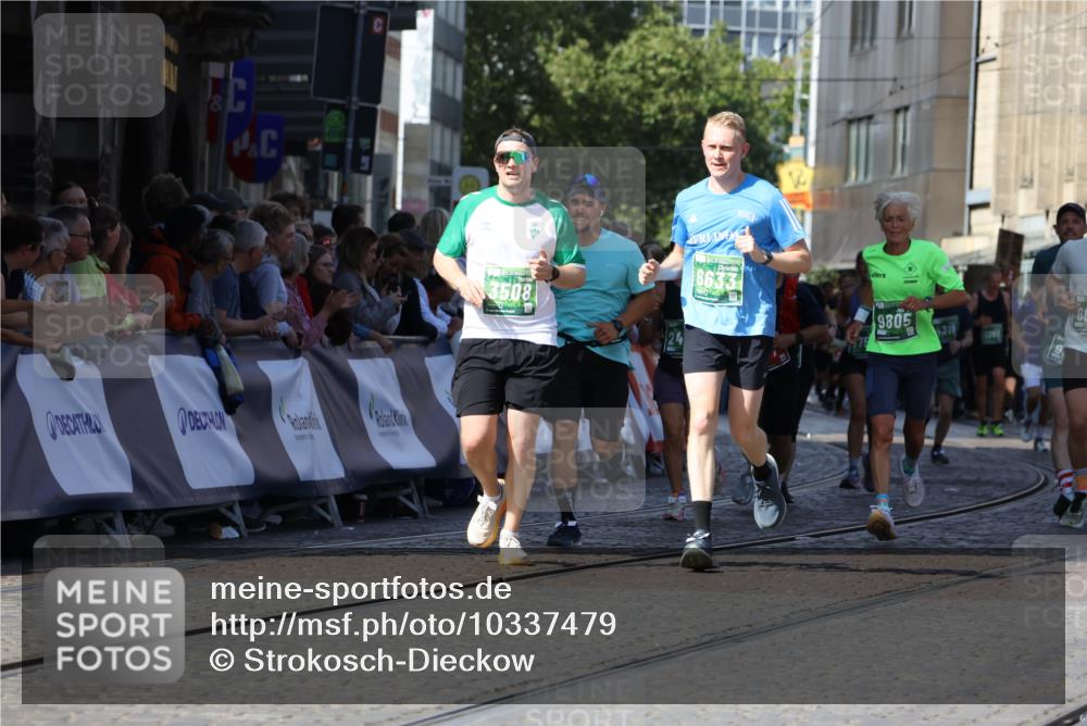 13.09.2026 - 21. swb-Marathon Bremen Strokosch-Dieckow http://msf.ph/oto/10337479 13.09.2026 13:19:10 Ziel 307, 4120, 4916, 5277, 5867, 6310, 6787, 7104, 7154, 7163, 7602, 7791, 8743, 9327, 9833, 13184, 189, 666, 1599, 2423, 2535, 3182, 3508, 4319, 5172, 5371, 6008, 6633, 7754, 9552, 9638, 9805 meine-sportfotos.de
