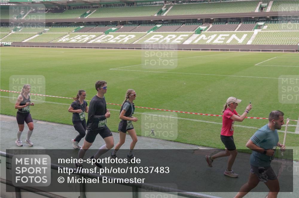 13.09.2026 - 21. swb-Marathon Bremen Michael Burmester http://msf.ph/oto/10337483 13.09.2026 13:14:15 Laufen im Stadion 183, 270, 278, 300, 349, 414, 460, 576, 600, 631, 695, 702, 768, 933, 950, 956, 1005, 1008, 1047, 1143, 1392, 1408, 1426, 1573, 1596, 1641, 1818, 1819, 1991, 2024, 2035, 2079, 2233, 2314, 2387, 2412, 2439, 2457, 2461, 2478, 2494, 2521, 2540, 2564, 2612, 2665, 2684, 2690, 2691, 2693, 2737, 2773, 2792, 2816, 2829, 2838, 2861, 2865, 2884, 2887, 2921, 2972, 2978, 3016, 3111, 3209, 3253, 3277, 3293, 3304, 3313, 3355, 3378, 3405, 3428, 3653, 3661, 3680, 4034, 4080, 4511 meine-sportfotos.de
