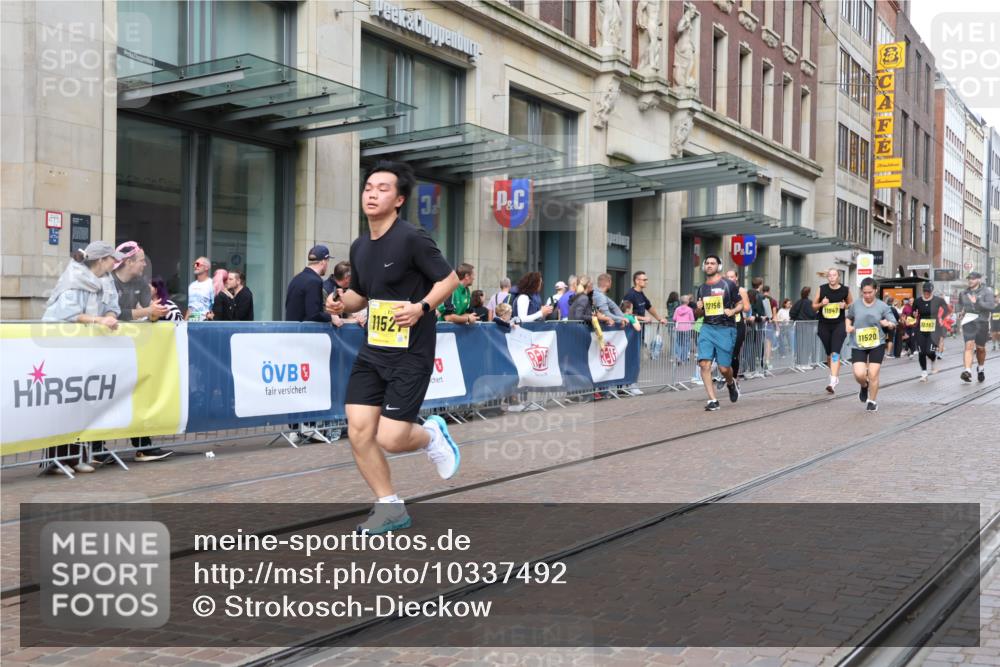 13.09.2026 - 21. swb-Marathon Bremen Strokosch-Dieckow http://msf.ph/oto/10337492 13.09.2026 11:05:28 Ziel 10018, 10168, 10238, 10259, 10260, 10305, 10382, 10457, 10619, 10864, 11024, 11132, 11164, 11477, 11520, 11724, 11791, 11892, 11947, 12156, 12186, 12273, 12362, 12378, 12501, 12523, 12528, 12773, 10186, 10370, 10411, 10432, 10576, 10697, 10717, 10718, 10800, 10802, 10995, 11102, 11105, 11146, 11157, 11218, 11281, 11314, 11326, 11334, 11387, 11394, 11521, 11571, 11572, 11584, 11616, 11722, 11724, 11900, 12011, 12055, 12251, 12273, 12330 meine-sportfotos.de