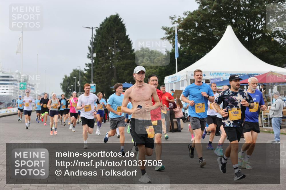 13.09.2026 - Kiel Lauf Andreas Tolksdorf http://msf.ph/oto/10337505 13.09.2026 09:54:29 Kiellinie 8687, 127, 8641, 2824, 38, 1958, 11 meine-sportfotos.de