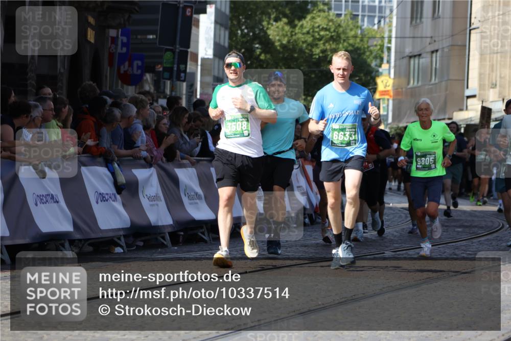 13.09.2026 - 21. swb-Marathon Bremen Strokosch-Dieckow http://msf.ph/oto/10337514 13.09.2026 13:19:10 Ziel 307, 4120, 4916, 5277, 5867, 6310, 6787, 7104, 7154, 7163, 7602, 7791, 8743, 9327, 9833, 13184, 189, 666, 1599, 2423, 2535, 3182, 3508, 4319, 5172, 5371, 6008, 6633, 7754, 9552, 9638, 9805 meine-sportfotos.de