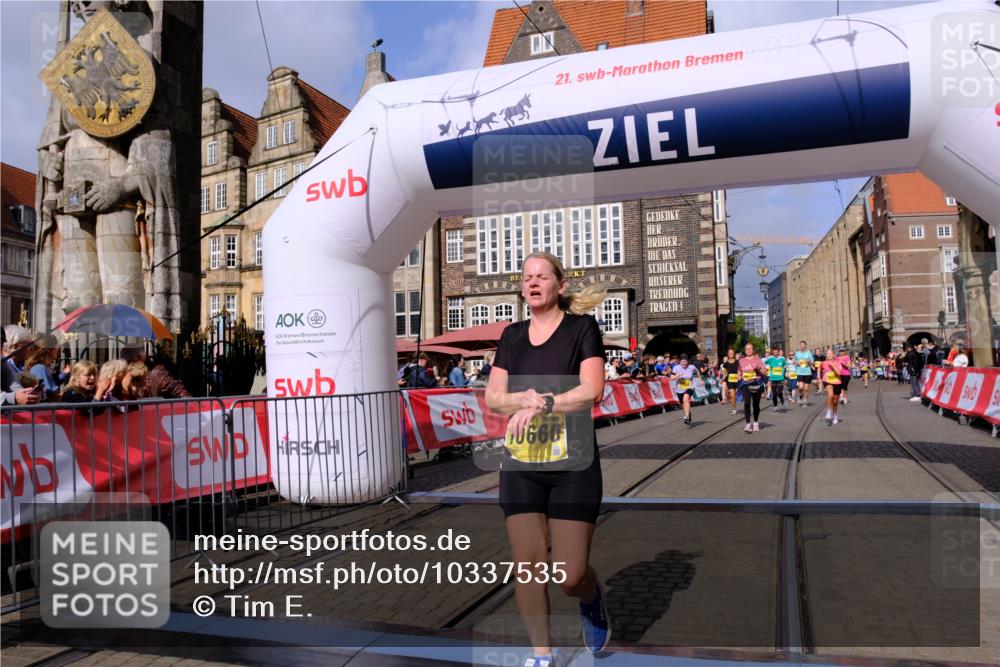 13.09.2026 - 21. swb-Marathon Bremen Tim E. http://msf.ph/oto/10337535 13.09.2026 11:08:13 Ziel 10139, 10660, 10661, 10674, 10830, 10871, 10937, 11044, 11378, 11404, 11515, 11831, 11833, 11958, 12024, 12031, 12066, 12097, 12248, 12511, 12512 meine-sportfotos.de