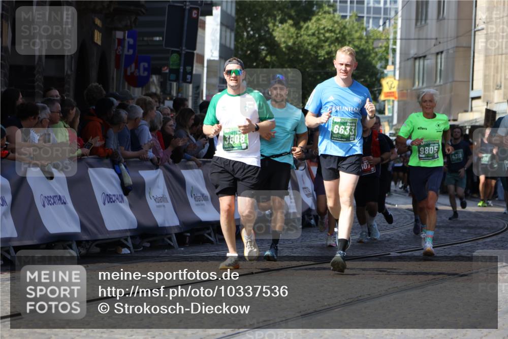 13.09.2026 - 21. swb-Marathon Bremen Strokosch-Dieckow http://msf.ph/oto/10337536 13.09.2026 13:19:10 Ziel 307, 4120, 4916, 5277, 5867, 6310, 6787, 7104, 7154, 7163, 7602, 7791, 8743, 9327, 9833, 13184, 189, 666, 1599, 2423, 2535, 3182, 3508, 4319, 5172, 5371, 6008, 6633, 7754, 9552, 9638, 9805 meine-sportfotos.de