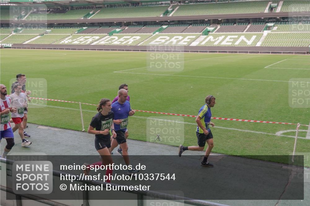 13.09.2026 - 21. swb-Marathon Bremen Michael Burmester http://msf.ph/oto/10337544 13.09.2026 13:14:23 Laufen im Stadion 266, 270, 278, 300, 349, 414, 460, 576, 600, 631, 695, 702, 768, 950, 956, 1005, 1008, 1047, 1143, 1392, 1408, 1426, 1573, 1596, 1641, 1818, 1819, 1991, 2024, 2035, 2079, 2233, 2314, 2387, 2412, 2439, 2457, 2461, 2466, 2484, 2494, 2521, 2540, 2564, 2612, 2665, 2690, 2691, 2693, 2737, 2773, 2792, 2816, 2829, 2838, 2861, 2865, 2884, 2887, 2921, 2972, 2978, 3016, 3111, 3209, 3253, 3277, 3304, 3313, 3355, 3378, 3405, 3428, 3653, 3661, 3670, 3680, 3847, 4034, 4080, 4511 meine-sportfotos.de
