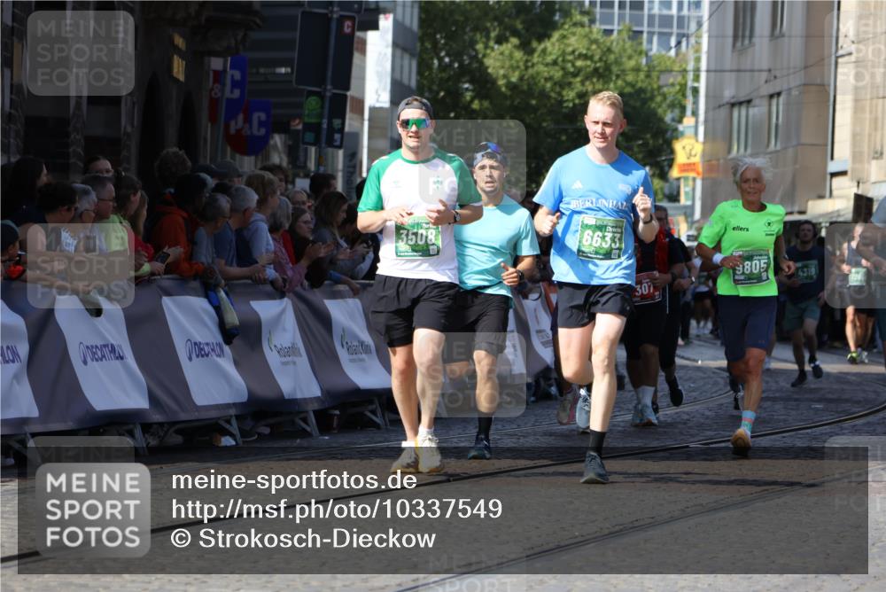 13.09.2026 - 21. swb-Marathon Bremen Strokosch-Dieckow http://msf.ph/oto/10337549 13.09.2026 13:19:10 Ziel 307, 4120, 4916, 5277, 5867, 6310, 6787, 7104, 7154, 7163, 7602, 7791, 8743, 9327, 9833, 13184, 189, 666, 1599, 2423, 2535, 3182, 3508, 4319, 5172, 5371, 6008, 6633, 7754, 9552, 9638, 9805 meine-sportfotos.de
