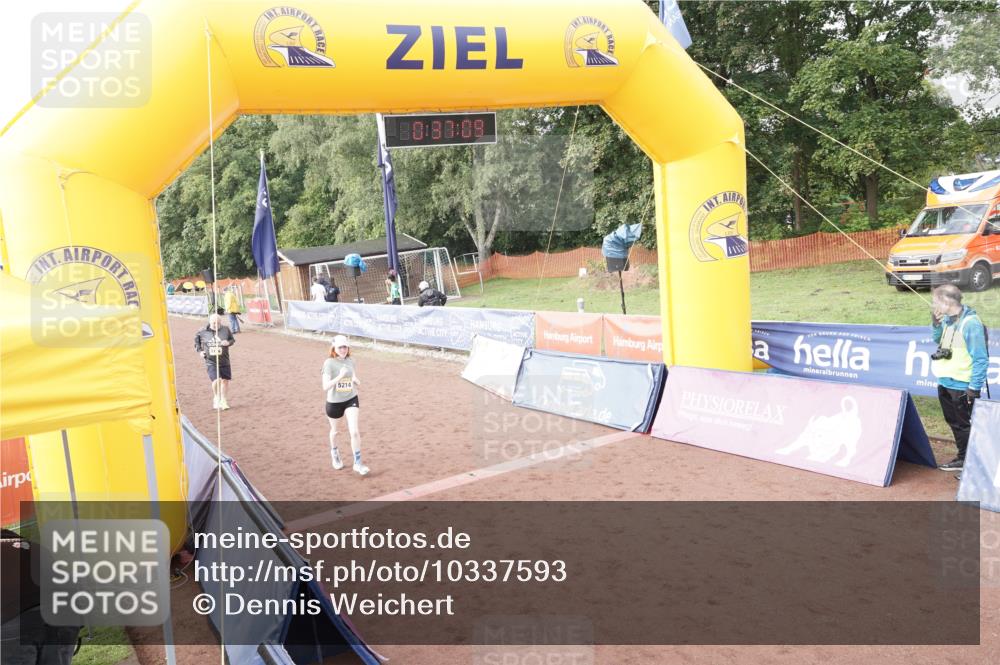 13.09.2026 - Airport Race Dennis Weichert http://msf.ph/oto/10337593 13.09.2026 10:37:42 Ziel 5176, 5214, 5303, 5397, 5405 meine-sportfotos.de