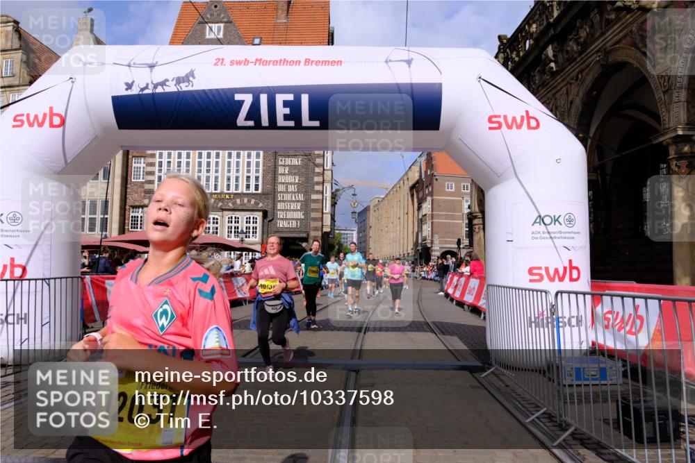 13.09.2026 - 21. swb-Marathon Bremen Tim E. http://msf.ph/oto/10337598 13.09.2026 11:08:16 Ziel 10139, 10404, 10493, 10660, 10661, 10674, 10767, 10937, 11044, 11378, 11404, 11659, 11831, 11833, 11958, 12024, 12031, 12066, 12160, 12248, 12384, 12389, 12511, 12512 meine-sportfotos.de