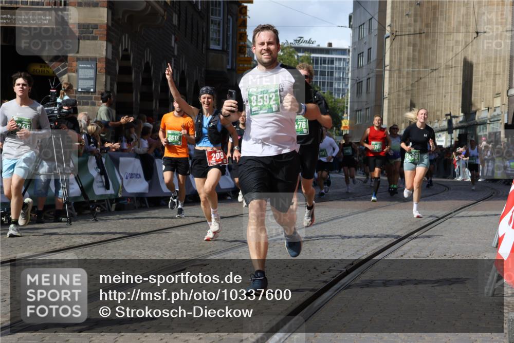 13.09.2026 - 21. swb-Marathon Bremen Strokosch-Dieckow http://msf.ph/oto/10337600 13.09.2026 13:25:57 Ziel 150, 191, 209, 1458, 1650, 1752, 2421, 2781, 3124, 3186, 3722, 3806, 4439, 4717, 4927, 5139, 5703, 5755, 5814, 8545, 8597, 8890, 9440, 9468, 9506, 1896, 2666, 3248, 3516, 4476, 4724, 5558, 5854, 5906, 6605, 6886, 8361, 8635, 9266, 9794 meine-sportfotos.de