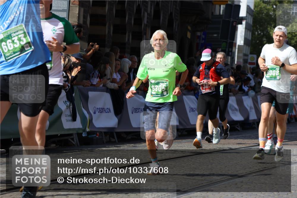 13.09.2026 - 21. swb-Marathon Bremen Strokosch-Dieckow http://msf.ph/oto/10337608 13.09.2026 13:19:15 Ziel 307, 2007, 4916, 5277, 6310, 7104, 7154, 7163, 7602, 7647, 7686, 7791, 9512, 13184, 2423, 3182, 3508, 4319, 4455, 5371, 6008, 7268, 7754, 7945, 8153, 9552, 9638, 9805 meine-sportfotos.de