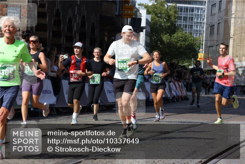 13.09.2026 - 21. swb-Marathon Bremen Strokosch-Dieckow http://msf.ph/oto/10337649 13.09.2026 13:19:16 Ziel 307, 2007, 4857, 4916, 5277, 6310, 7104, 7154, 7163, 7602, 7647, 7686, 7791, 9512, 13184, 2423, 3182, 4319, 4455, 5371, 6008, 7268, 7754, 7945, 8153, 9552, 9638 meine-sportfotos.de