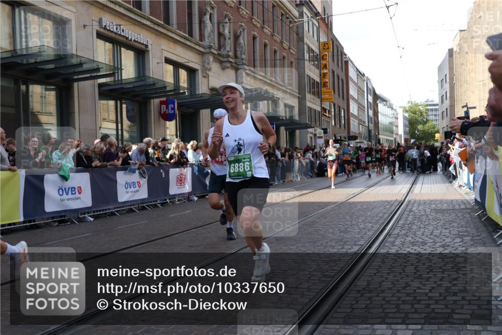 13.09.2026 - 21. swb-Marathon Bremen Strokosch-Dieckow http://msf.ph/oto/10337650 13.09.2026 13:25:53 Ziel 1896, 2062, 2434, 2658, 2666, 3248, 3516, 3983, 4476, 4723, 4724, 5558, 5747, 5854, 5906, 5934, 6230, 6605, 6639, 6886, 7626, 8361, 8592, 8635, 8817, 9266, 9794, 150, 191, 1163, 1458, 1647, 1752, 2033, 2062, 2421, 2708, 2781, 2987, 3124, 3186, 3722, 3806, 4067, 4161, 4411, 4439, 4717, 4842, 4927, 5013, 5139, 5622, 5701, 5703, 6135, 7638, 7780, 8271, 8545, 8592, 8597, 8890, 9440, 9506 meine-sportfotos.de